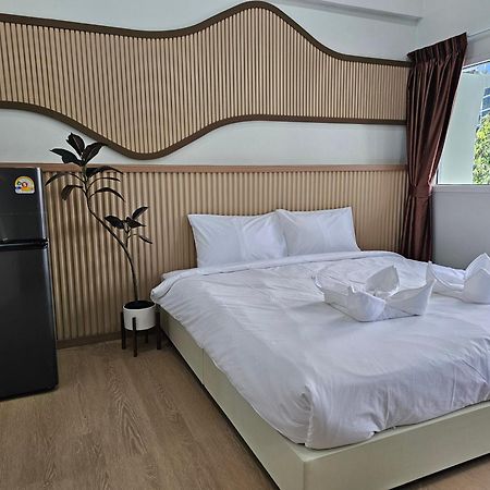 Lub Nai Hostel Patong Extérieur photo