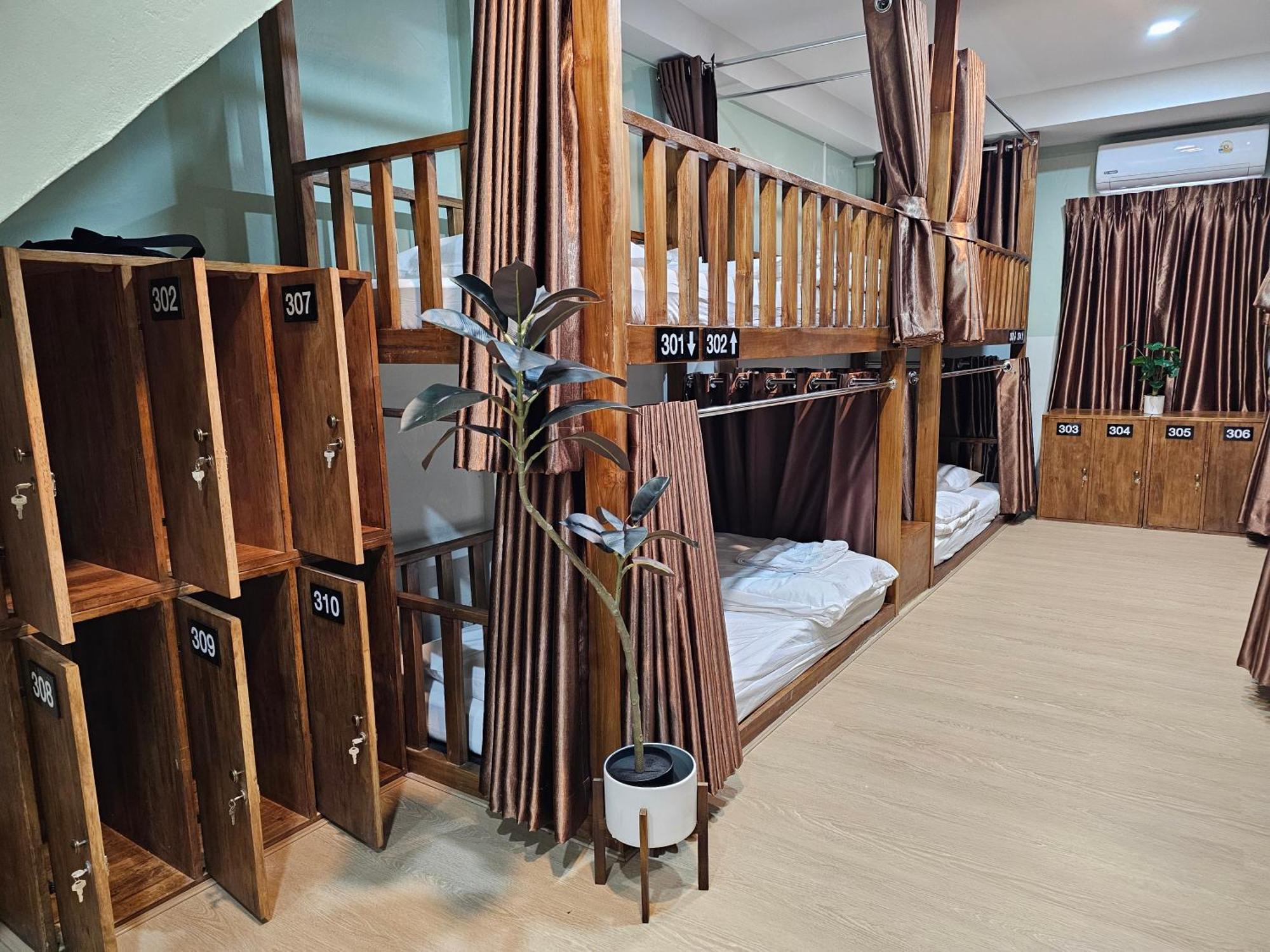 Lub Nai Hostel Patong Chambre photo