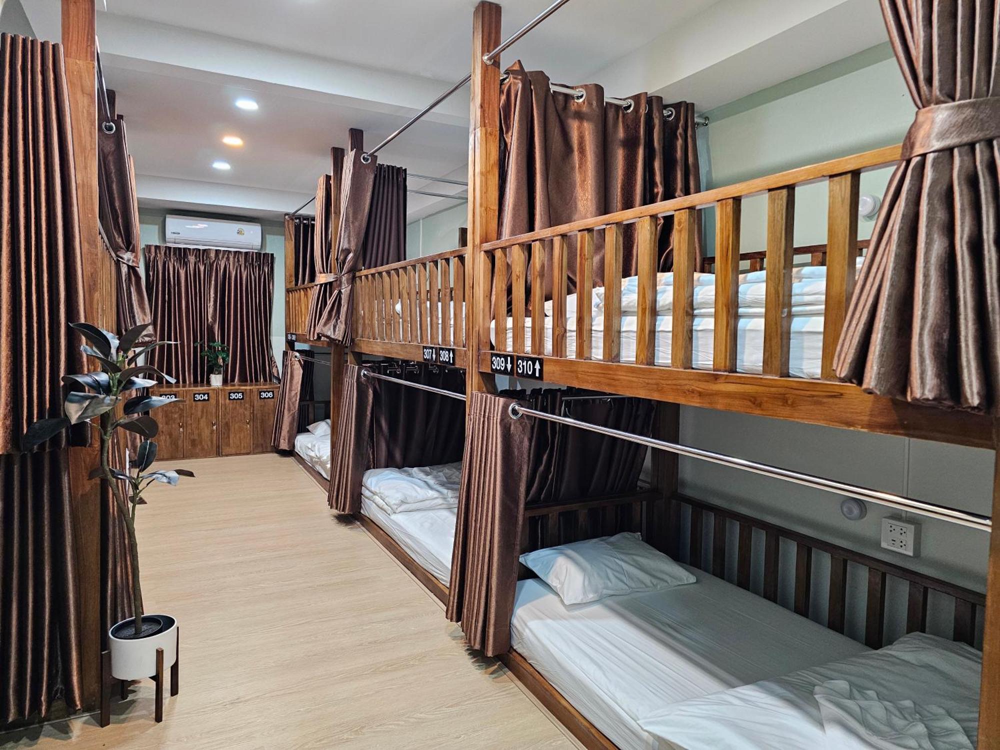 Lub Nai Hostel Patong Chambre photo
