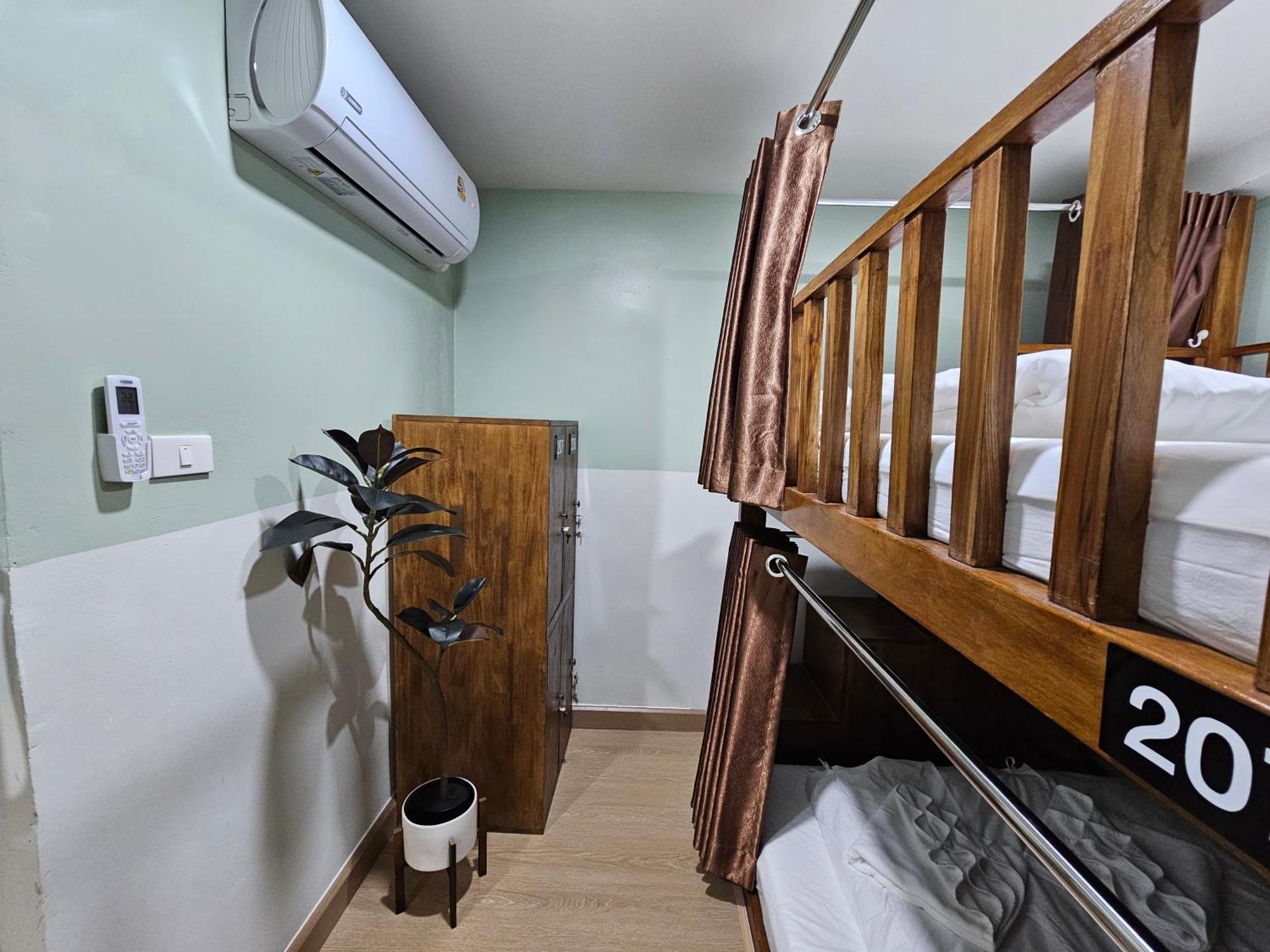 Lub Nai Hostel Patong Extérieur photo