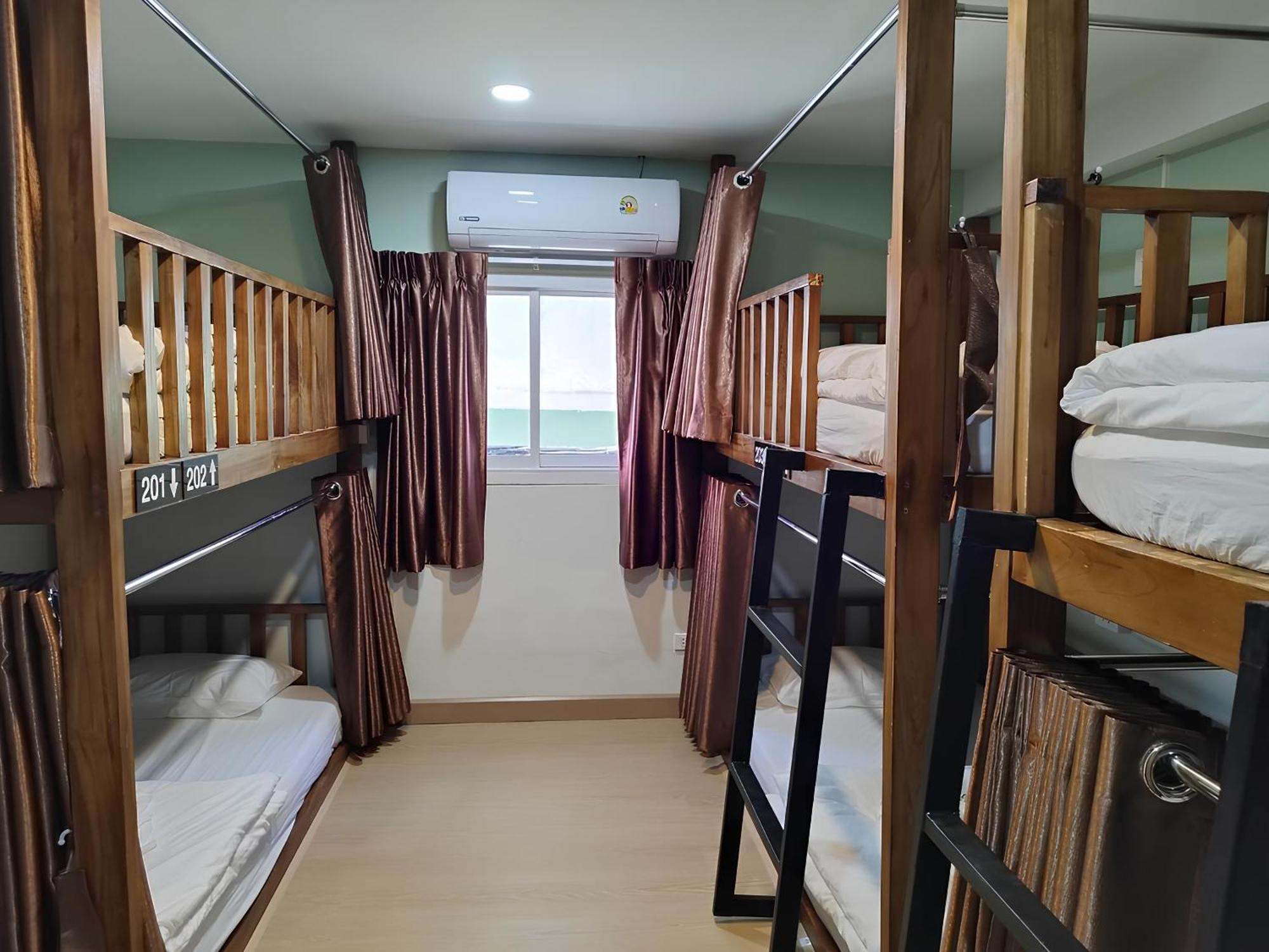 Lub Nai Hostel Patong Extérieur photo